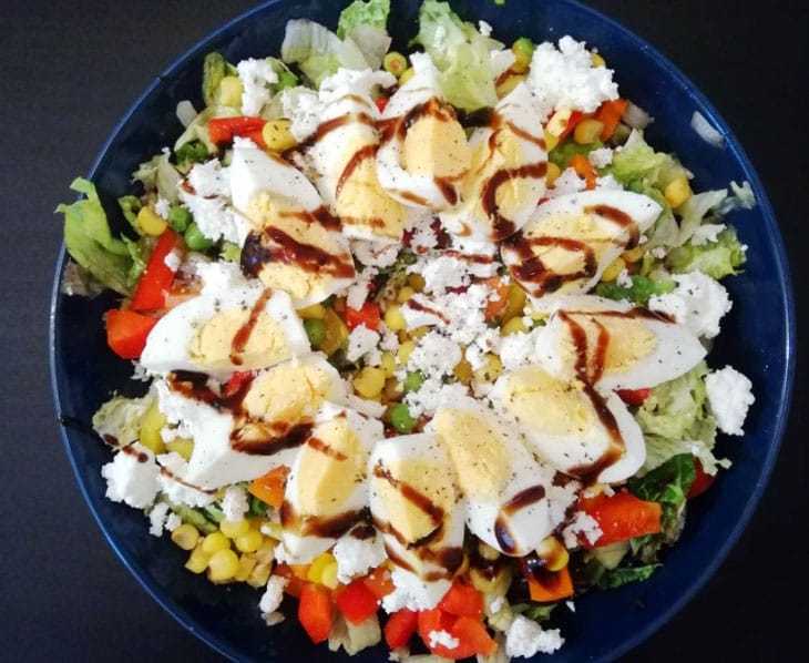 Σαλάτα με αυγό και βαλσαμικό ξύδι με μέλι MK-Nutritionist